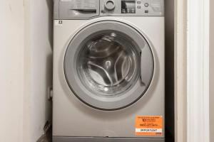 Modern 2BR Flat-Terrace-Free Parking-Rail Station