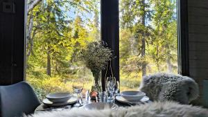 Lapland Landscape XXL Cabin with Nature View, Sauna, Fireplace & Kitchen, Sodankylä, Luosto, Fell Village