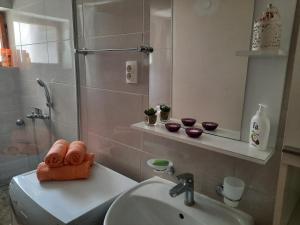 Apartments by the sea Businci, Ciovo - 1081