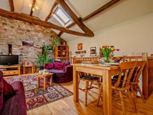 2 Bed in Gamblesby 90415