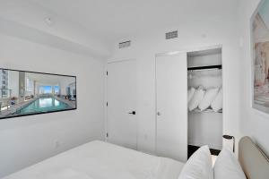 Modern Condo in Downtown Miami 80