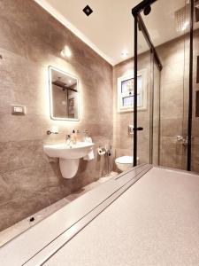 Stylish Stay with Serene Garden Outlook in Madinty