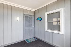 Beachfront 3BR 3Bath Condo and Pool