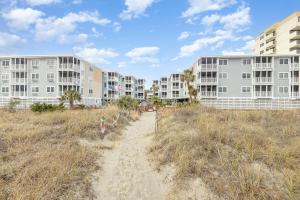Beachfront 3BR 3Bath Condo and Pool