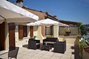 Apartman La terrazza sul fiume Verona Italija