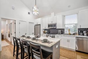 Nestled Nook Bungalow #7033A @East End revitalized