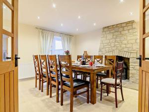 5 Bed in Glastonbury 91657