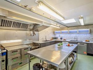 12 Bed in Capel Curig 93368