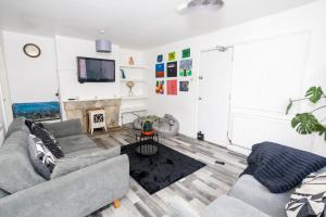 The 5 BDR Retreat within city centre - sleeps up to 10 people