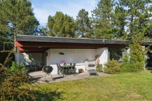 Cozy Cottage On Natural Plot