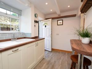 2 Bed in Hayfield 57871