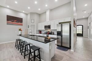 Modern Escape in Cedar Creek