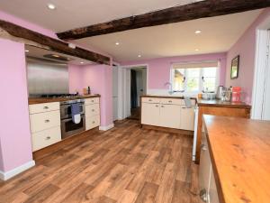 6 Bed in Wroxham 72652
