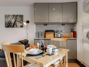 1 bed in Brecon BN034