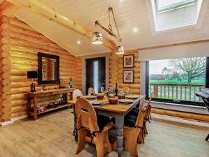 3 Bed in Brinsley 93794