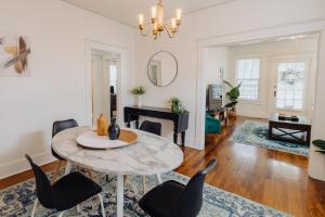Historic Revival 2BR Midtown Memphis Fast Wifi Free Parking Yes Pets