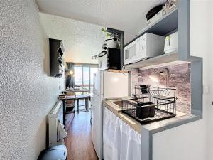 Studio cosy Skis aux pieds Balcon vue montagne - FR-1-267-319