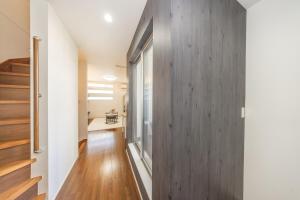 9-min walk to Ikebukuro Station, 1-min walk to Kanamecho Station Max 8 guests 70 sqm Free parking Direct access to Shinjuku, Shibuya, Ueno