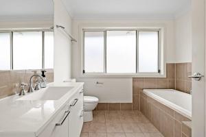 Simple Double Room in Panania - Close to Stations & Stores - Shared Bathroom & Kitchen