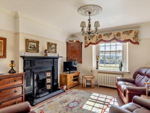 4 Bed in Wincle 95651