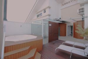 Deixe a energia fluir e contaminar suas férias.