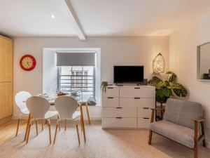 1 Bed in Tenby FB056