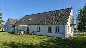 Renovated Farmhouse With Starry Sky Views