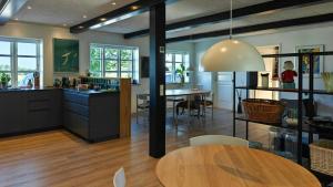 Renovated Farmhouse With Starry Sky Views