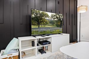 4BR Modern Getaway by Lackland & SeaWorld