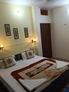 Banaras Rest House