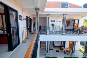 Crystal Flow Guest House & Apartment Canggu