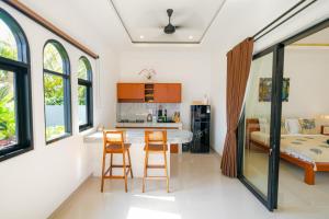 Crystal Flow Guest House & Apartment Canggu