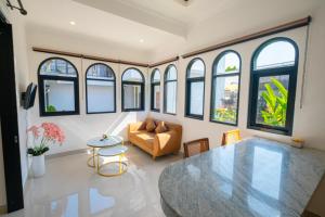 Crystal Flow Guest House & Apartment Canggu