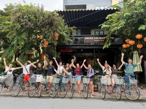 Hoi An Ancient Town Hostel & Bar