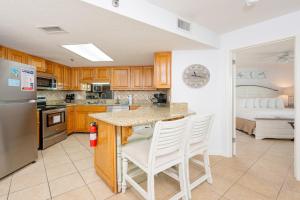 Phoenix VII 7503 condo