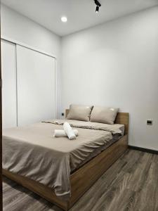 Spacious & Modern Studio