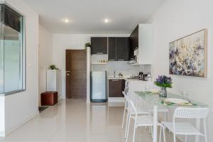 Chic Condo by Bcare - Purple Rose