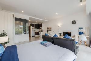 Chic Condo by Bcare - Purple Rose