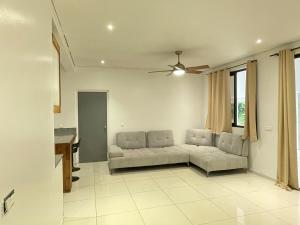 Heiteahi lodge house large courtyard - Ubytování bez kategorie ve městě Punaauia