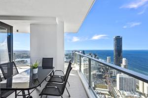 Circle on Cavill - QStay