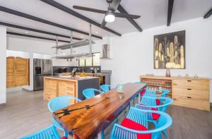 Private room w bath near ocean near Tamarindo