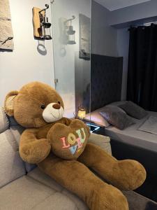 cozy luxe condo staycation