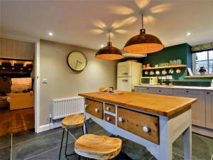 3 Bed in Conwy 80476