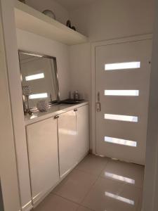 Family home with ocean views 40 minutes from vineyards