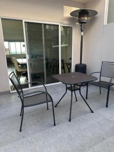 Family home with ocean views 40 minutes from vineyards