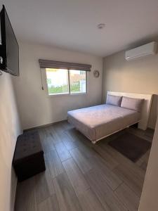 Family home with ocean views 40 minutes from vineyards