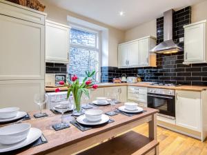 3 Bed in Tideswell 77955