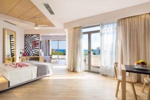 Suite with Sea View room in Oscar Suites & Village
