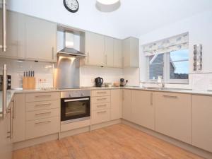 2 Bed in Winterton-on-Sea LOWFA