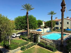 3 Bedroom Condo with Pool View in Gated Resort